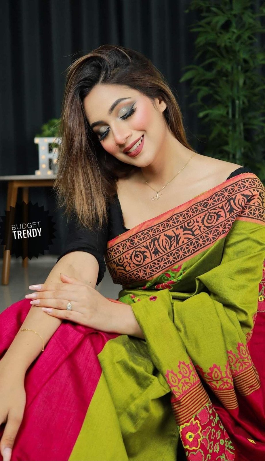 প্রিমিয়াম ধুপিয়ান সিল্ক শাড়ি